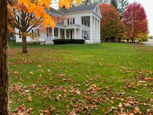 34 West Rd APT 3, Bennington, VT 05201