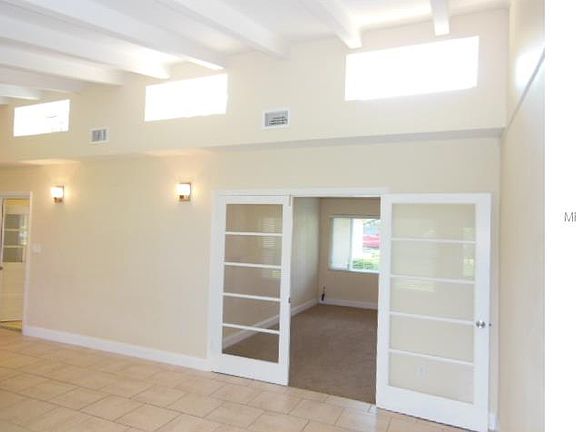 4th image of 1143 Walker Cir S