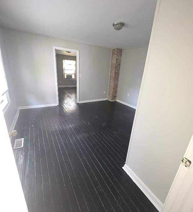1st image of 723 Lynn St #723