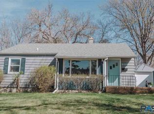 917 S Westmoor Dr, Sioux Falls, SD 57104