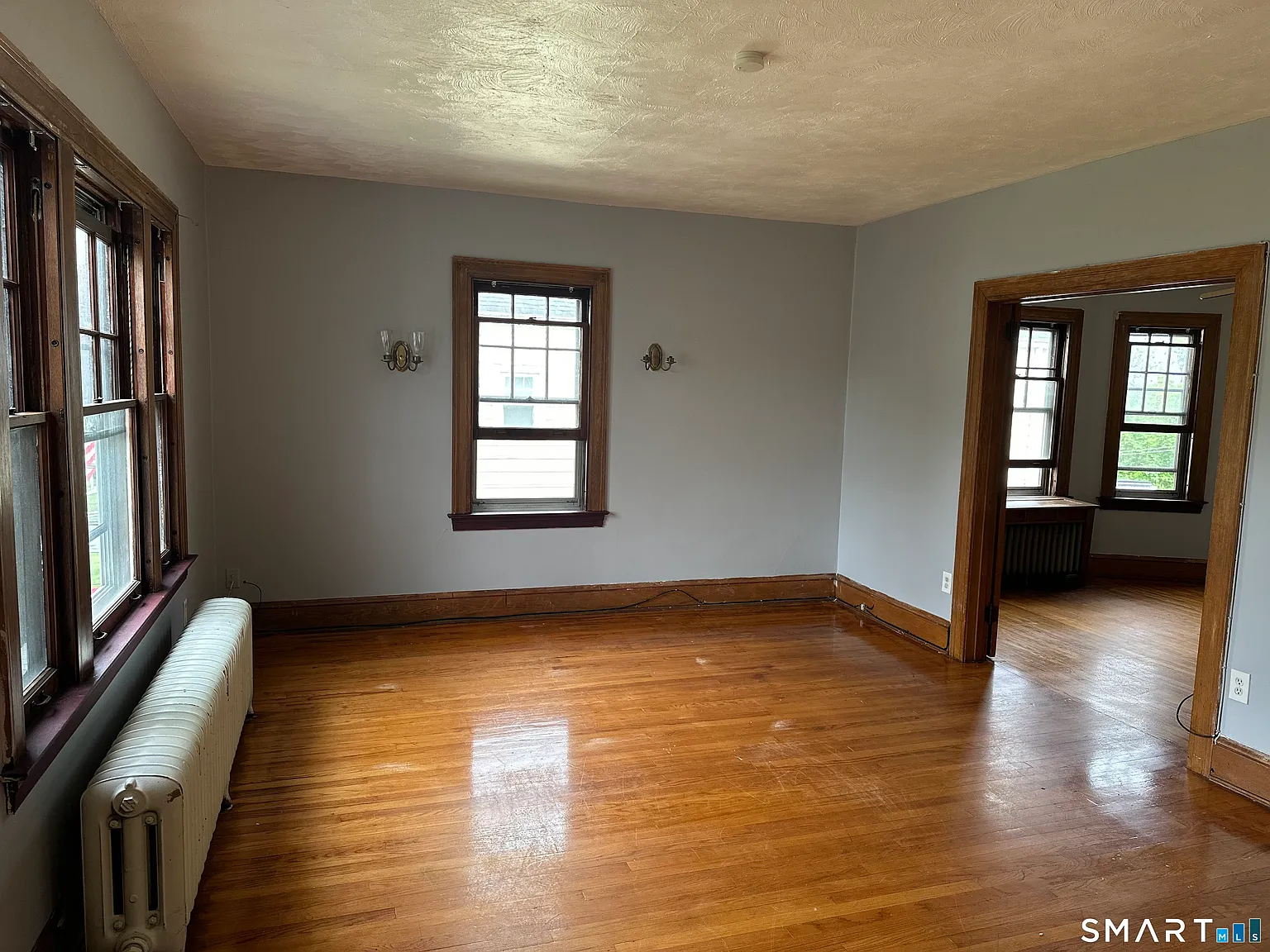 2 bed, 1.0 bath, 1360 sqft, $2,100 — Photo 3