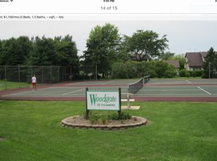 1515 Longwood Dr, Sycamore, IL 60178