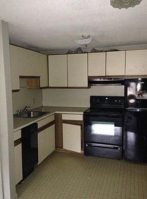 2nd image of 133 Creek St APT 4
