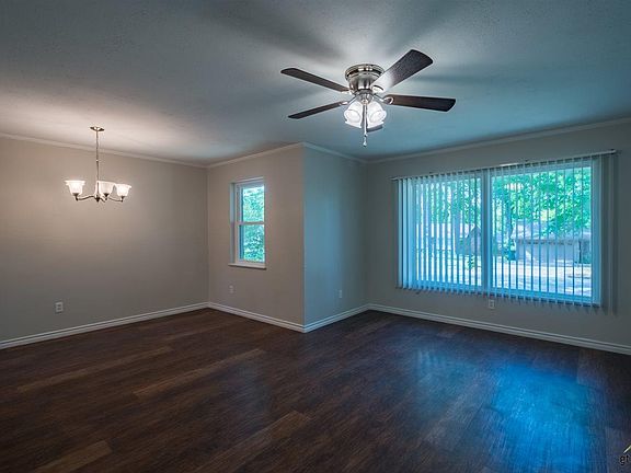 5th image of 2931 Roanoke Ln