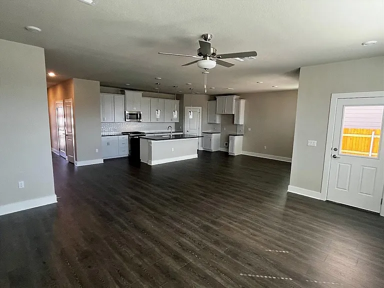 2905 Mary Elizabeth Dr — Photo 10