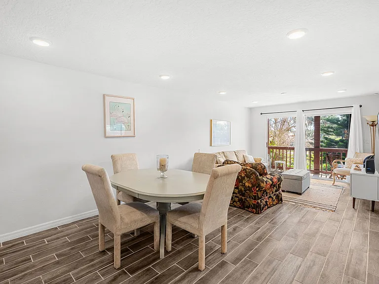 1318 S Miramar Ave #208 — Photo 9