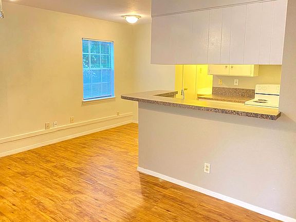4th image of 3119 Tom Green St APT 6