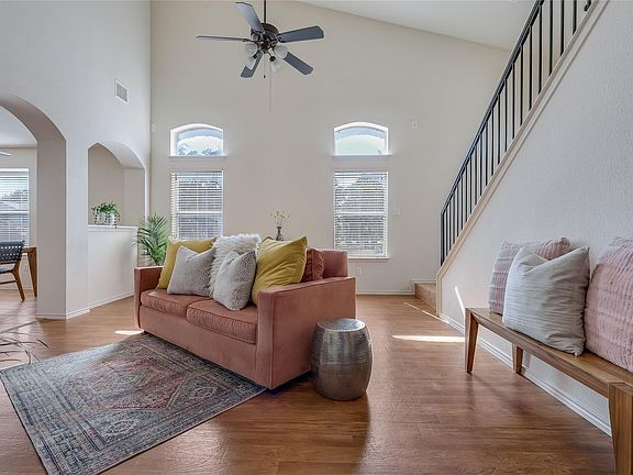 4th image of 11110 Jim Thorpe Ln