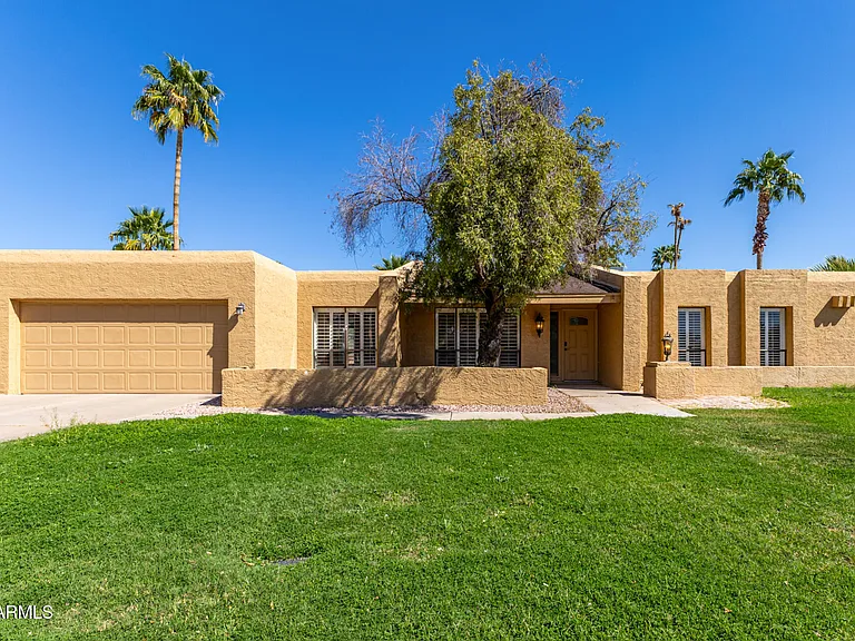 6517 S Hazelton Ln — Photo 1