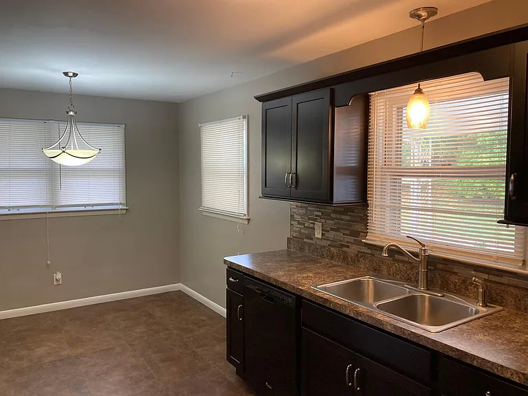 289 Briar Ln — Photo 3