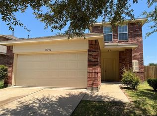 18202 Canary Bluff Ln, Cypress, TX 77433