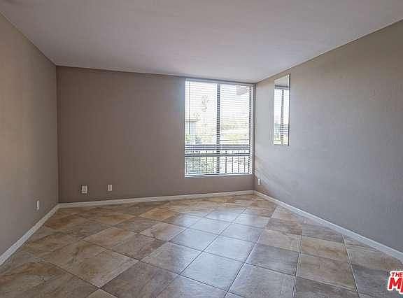 5th image of 7320 Hawthorn Ave APT 104