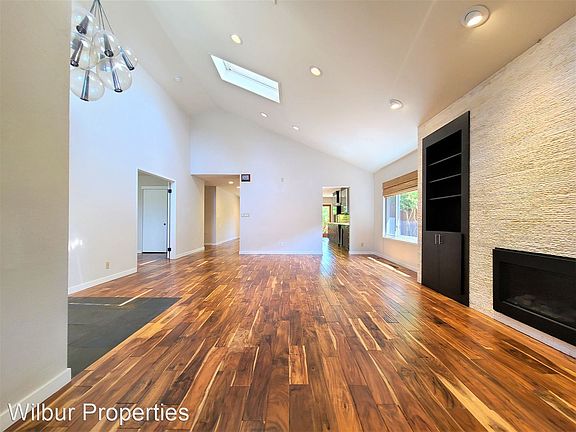 3rd image of 411 Montwood Cir