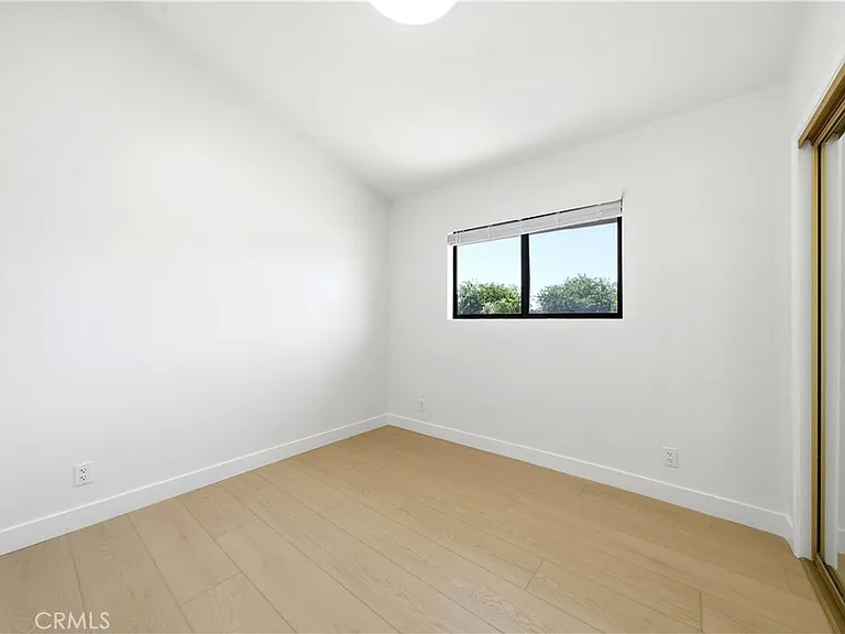 24620 Moon Ave — Photo 15