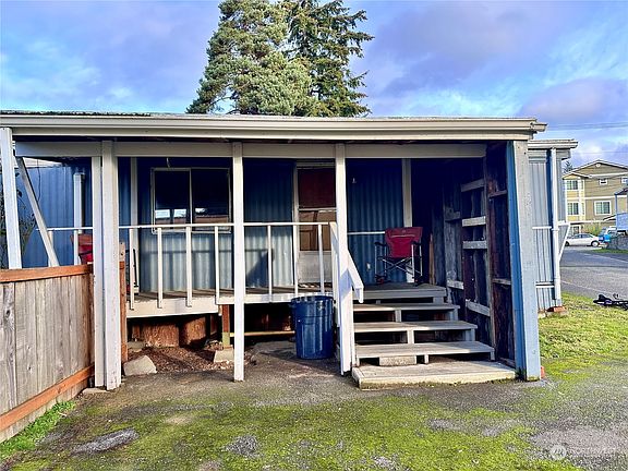 3rd image of 17410 52nd Avenue W #10