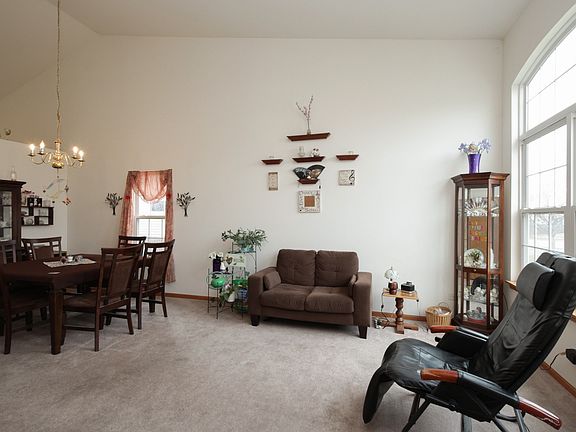 2nd image of 7425 Fordham Ln