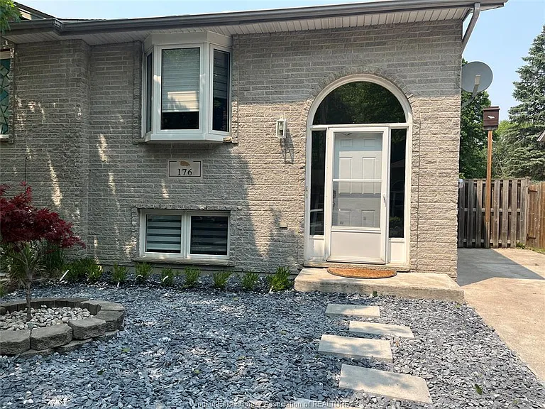 176 Rivervilla Ct #UPPER — Photo 3