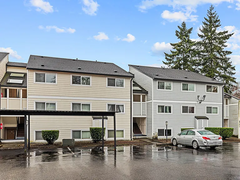 15210 Macadam Rd S #D211 — Photo 2