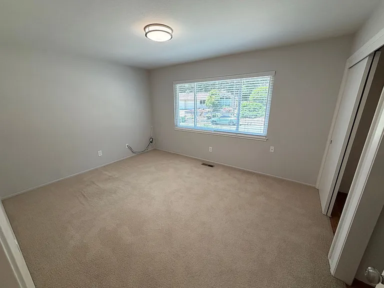 2087 Donald Dr — Photo 8