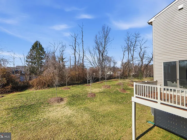 16428 Fife Way — Photo 53