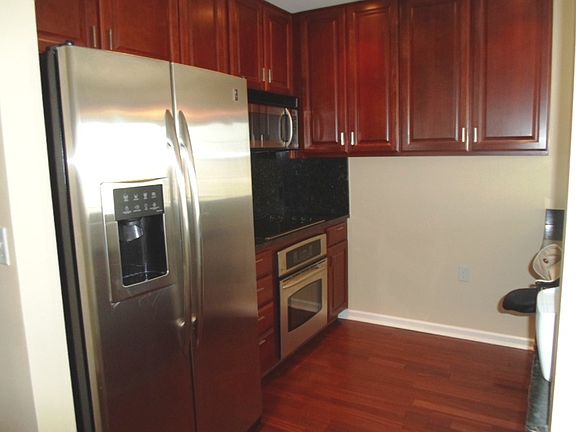 3rd image of 975 Lincoln St APT 10f