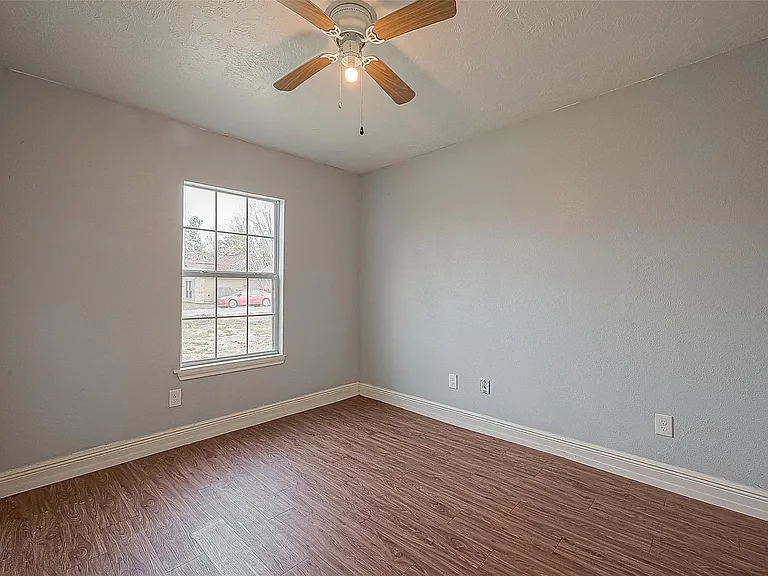 4006 Sunflower St — Photo 14