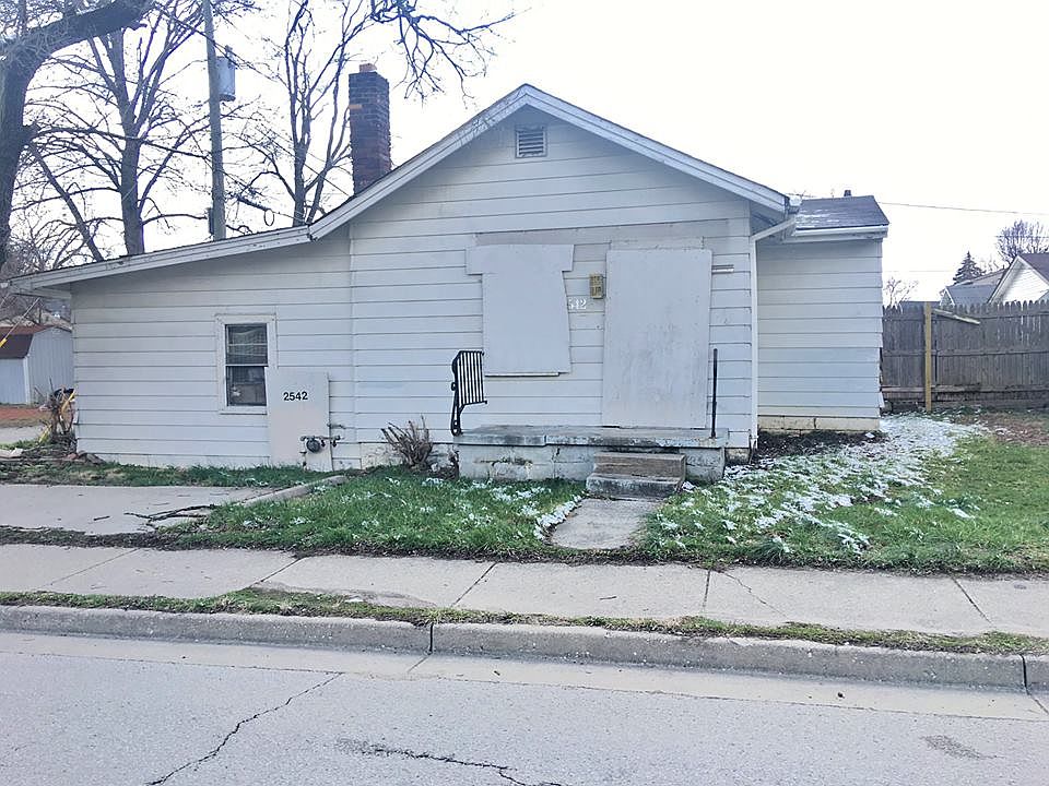 1st image of 2542 S State Ave