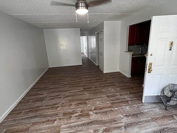 5th image of 802 Courtlandt Ave Floor 2