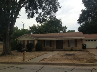 1926 Pickwick Ln, Tyler, TX 75701