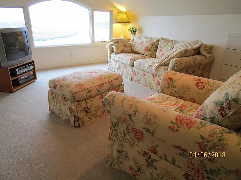 third floor sitting area