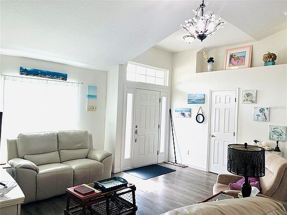 4th image of 40551 E 5th Ave