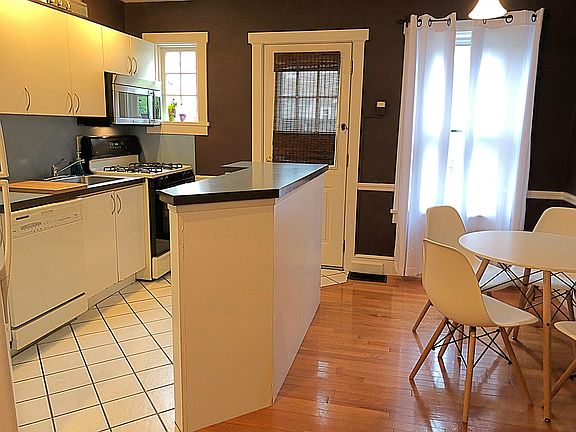 Open Kitchen w/ Island