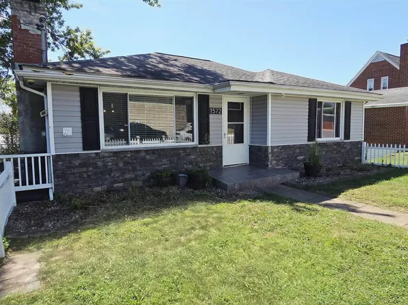 1572 Mary Lou Retton Dr, Fairmont, WV 26554