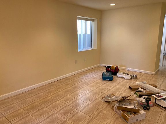 2nd image of 680 Clarinada Ave