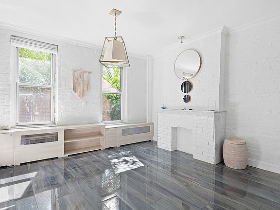 4th image of 92 Horatio St APT 3S