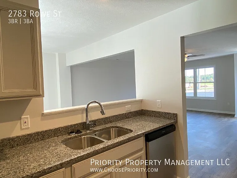 2783 Rowe St — Photo 14