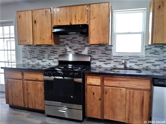 5th image of 3926 NW 21st St