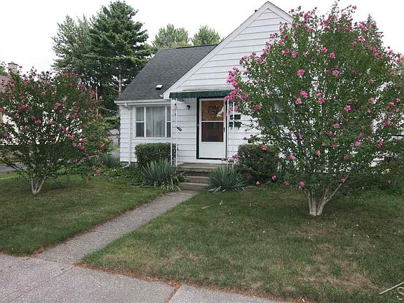 2nd image of 1614 N Clinton St