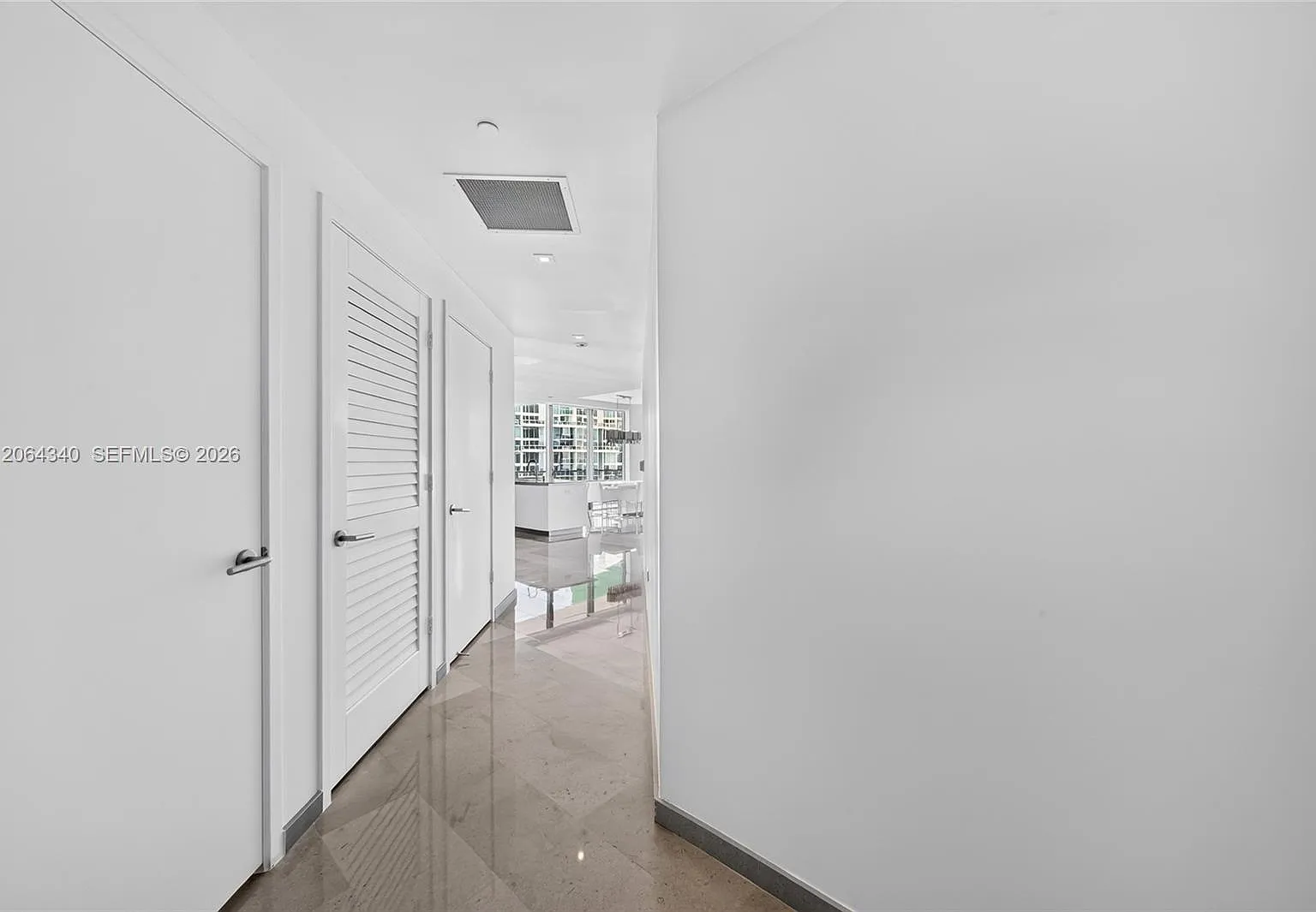 Reach Condo — Photo 4