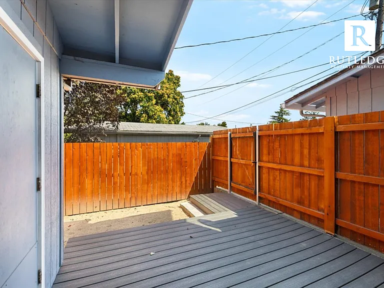 826 Bennett Ave #A-D — Photo 15