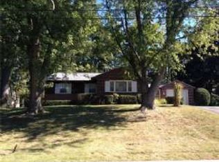 25 Rock Hill Ln, Springfield, MA 01118