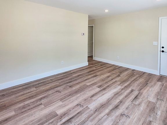 5th image of 1422 Nolan Ave NW