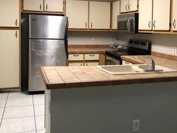 2nd image of 4127 Palm Bay Cir APT A