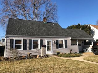 13 Anchor Ln, Levittown, NY 11756