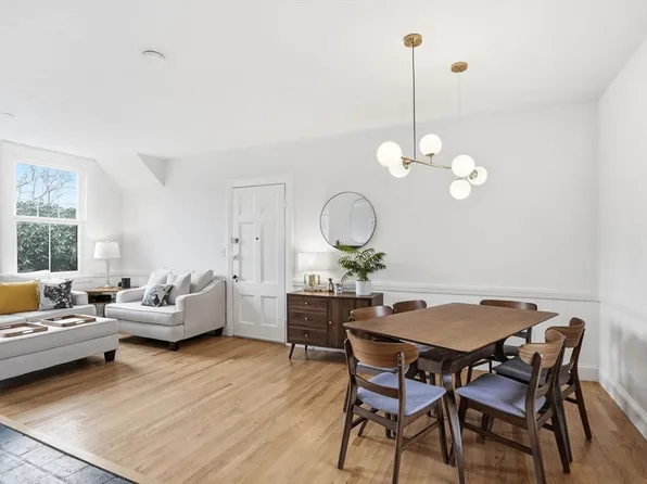30 Diab Ln APT 8, Cohasset, MA 02025