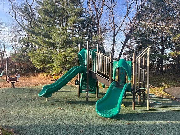 Play area walking distance away!