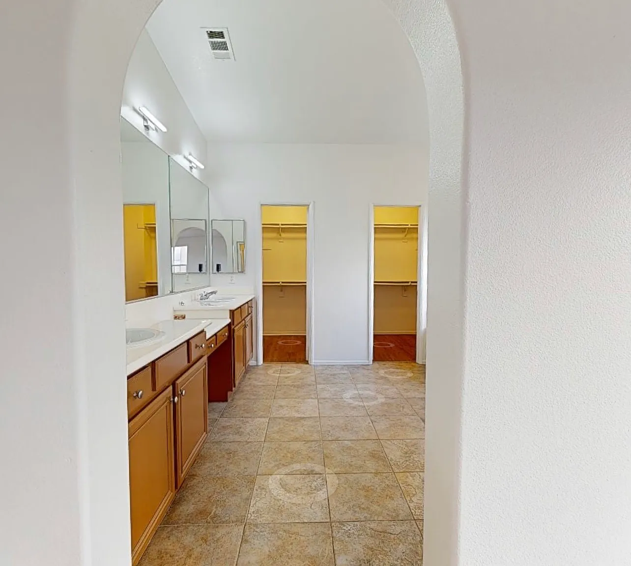 5 bed, 2993 sqft, $4,050 — Photo 4