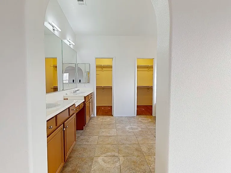 32372 Safflower St — Photo 3