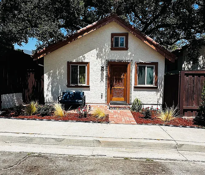 3901 Park Vista Pl — Photo 2
