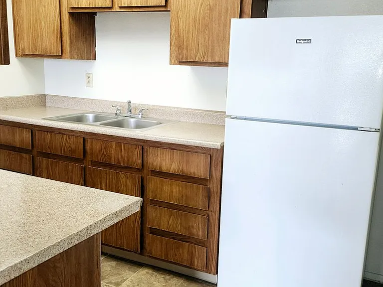Eastgate Apartments — Photo 11